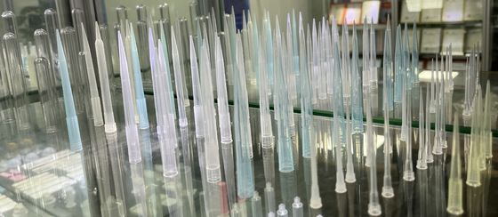 医療用高精度多空洞マイクロパイペット模具の鋳造